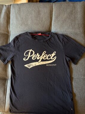 Perfect Moment Logo Short Sleeve Cotton Unisex Navy T Shirt. Size 12.